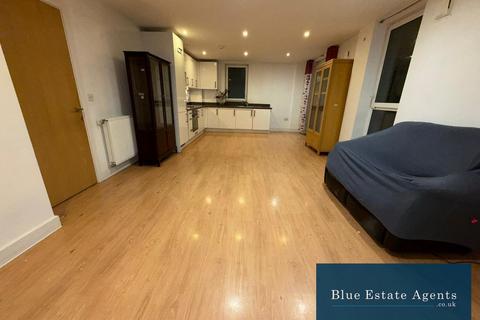 1 bedroom flat to rent, Pontes Avenue, Hounslow, TW3
