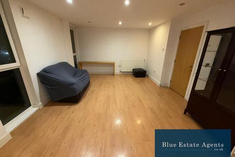 1 bedroom flat to rent, Pontes Avenue, Hounslow, TW3