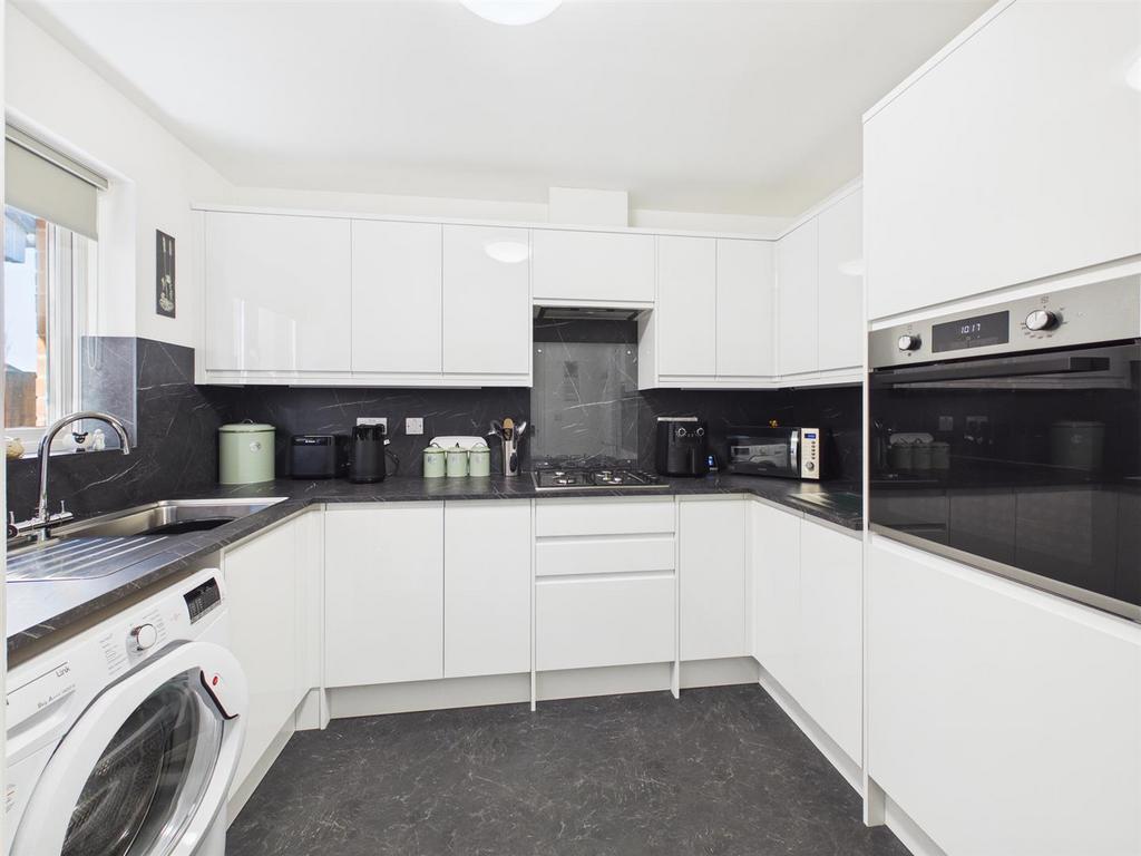 Kitchen: