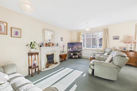 2 bedroom detached bungalow for sale, Airedale Drive, Bridlington