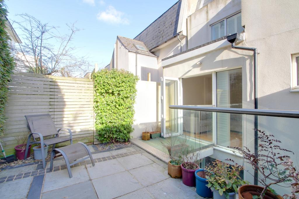 Garden Ground floor 2