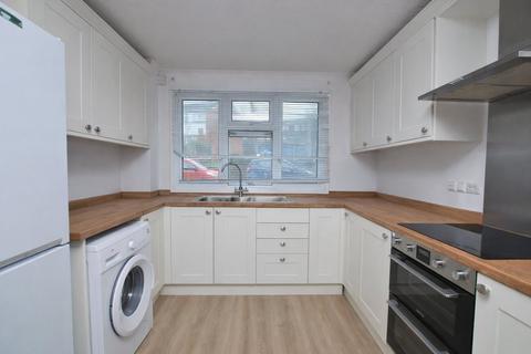 4 bedroom terraced house to rent, Clover Road, Guildford, Surrey, GU2