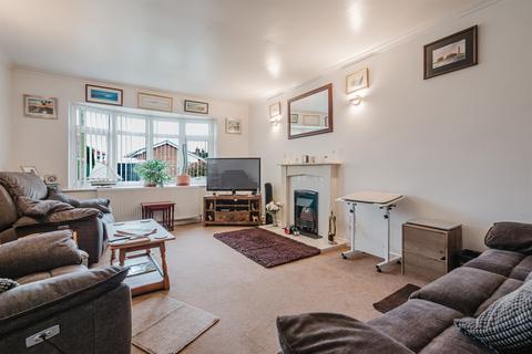 2 bedroom detached bungalow for sale, Milton Close, Wincham