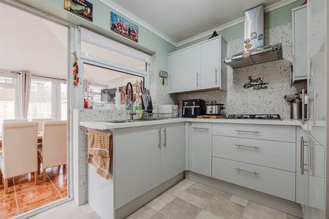 2 bedroom detached bungalow for sale, Milton Close, Wincham