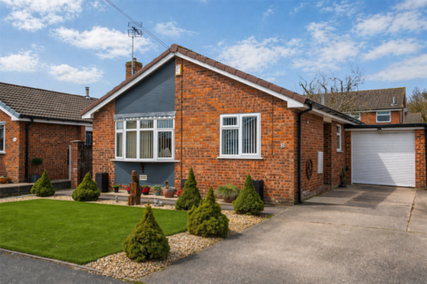 2 bedroom detached bungalow for sale, Milton Close, Wincham