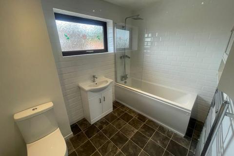 3 bedroom semi-detached house to rent, Archangel Gardens, Ipswich IP2