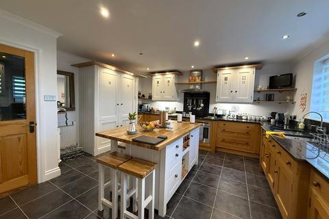 5 bedroom detached house for sale, B5110, Brynteg, Anglesey, LL78
