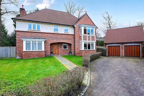 5 bedroom detached house for sale, Robins Gardens, Hampshire GU51