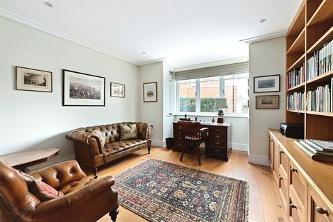 5 bedroom detached house for sale, Robins Gardens, Hampshire GU51