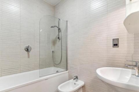 3 bedroom apartment to rent, Cunningham Place, London NW8