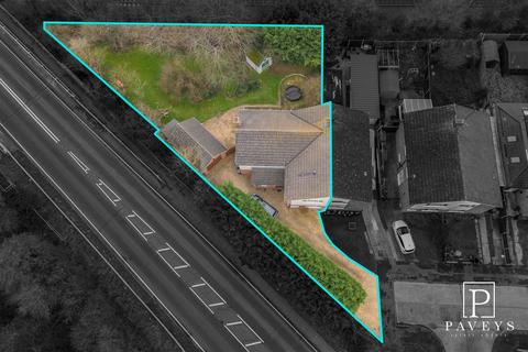 4 bedroom semi-detached house for sale, Hawkins Road, Alresford, Colchester
