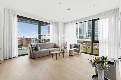 2 bedroom flat for sale, The Modern, Embassy Gardens, Nine Elms, SW11