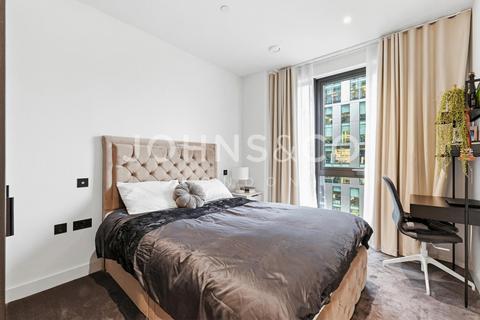 2 bedroom flat for sale, The Modern, Embassy Gardens, Nine Elms, SW11
