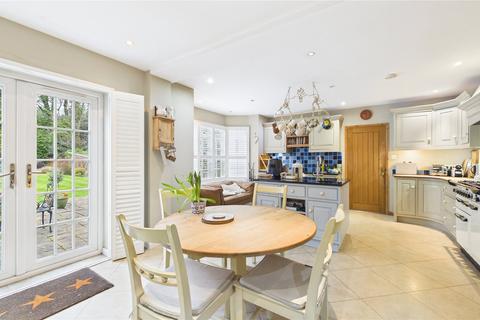 4 bedroom detached house for sale, Common Close, Surrey GU21