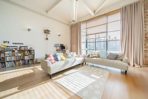 3 bedroom flat to rent, Evershed Walk, London W4