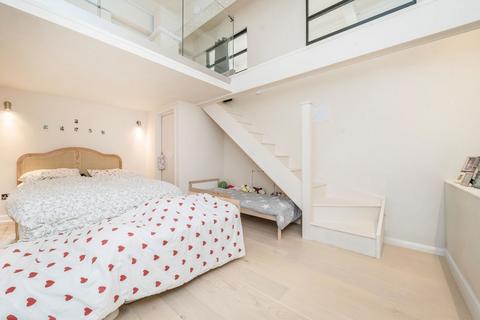 3 bedroom flat to rent, Evershed Walk, London W4