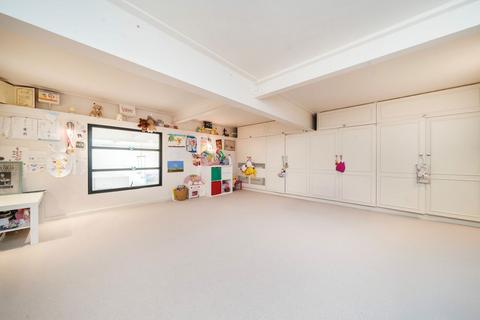 3 bedroom flat to rent, Evershed Walk, London W4