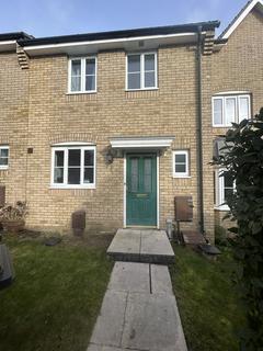 3 bedroom terraced house to rent, Fieldfare Close, Stowmarket, IP14