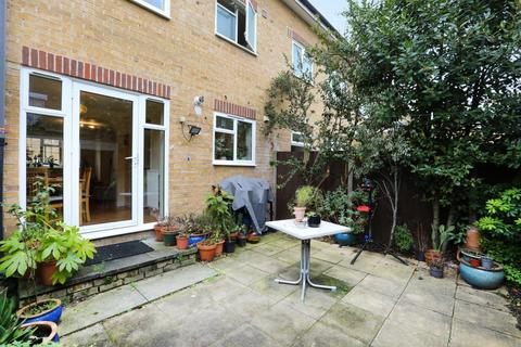 undefined, Gables Close, London, SE5