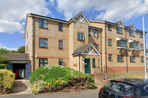 2 bedroom flat to rent, Lovegrove Drive, Slough, Berkshire, SL2