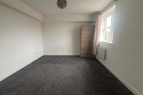 2 bedroom flat to rent, Lovegrove Drive, Slough, Berkshire, SL2
