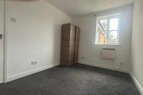 2 bedroom flat to rent, Lovegrove Drive, Slough, Berkshire, SL2