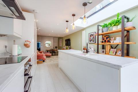 4 bedroom semi-detached house for sale, Birkbeck Road, Sidcup, DA14