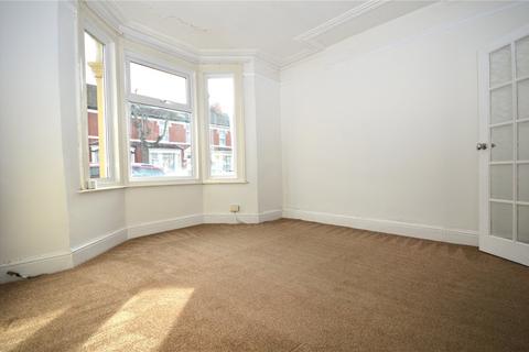 3 bedroom terraced house to rent, York Road, Swindon, Wiltshire, SN1