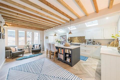 undefined, Twickenham Road, Teddington TW11