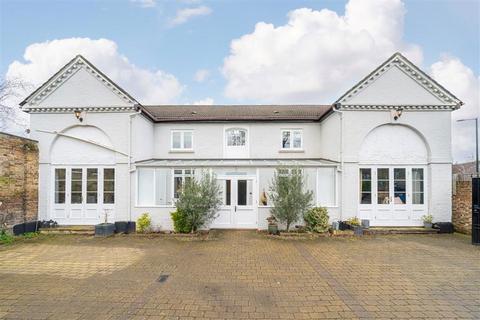 undefined, Twickenham Road, Teddington TW11