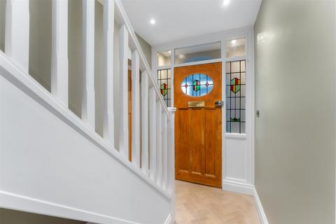 4 bedroom semi-detached house for sale, Marford Crescent, Sale