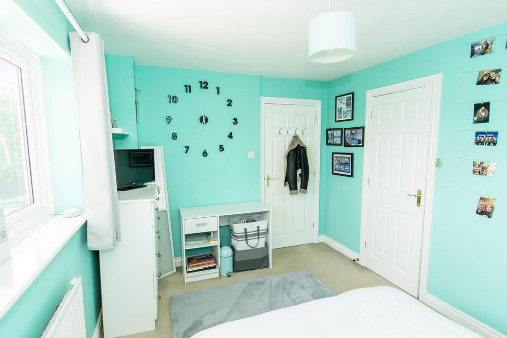 Bedroom Two Photo 2