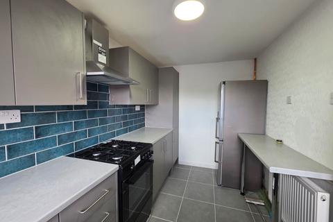 3 bedroom terraced house to rent, Woodfort Road, Birmingham B43