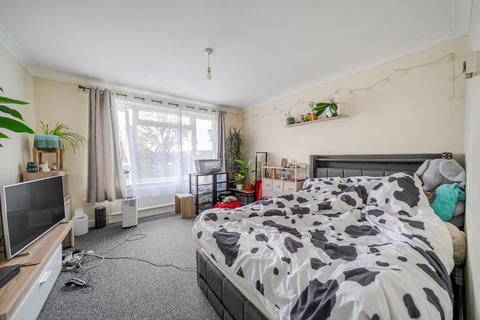 undefined, Simmons Close, Hedge End, Southampton, Hampshire, SO30