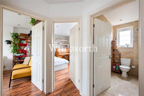 2 bedroom apartment for sale, Langham Close, London, N15