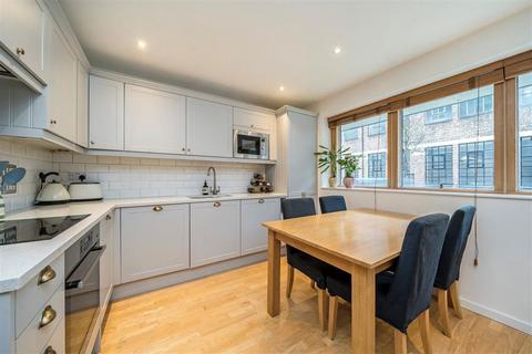 2 bedroom flat for sale, Decima Street, London SE1