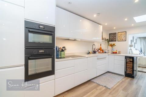 undefined, Victoria Road, Barnet EN4