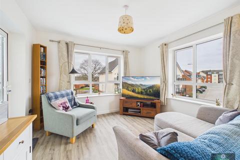 2 bedroom flat for sale, Bedivere Road, Crawley RH11