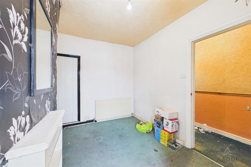 CAM03790 G0-PR0126-STILL014.jpg