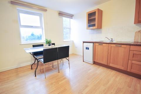 2 bedroom flat to rent, Barlow Moor Road, Manchester M20
