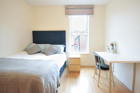 2 bedroom flat to rent, Barlow Moor Road, Manchester M20