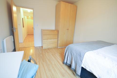 2 bedroom flat to rent, Barlow Moor Road, Manchester M20