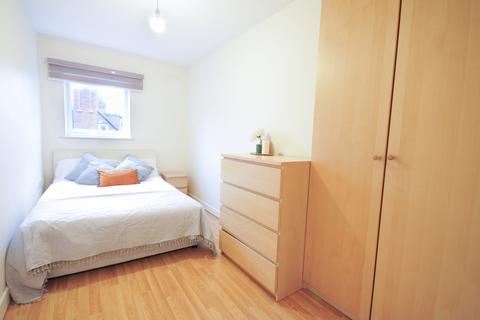 2 bedroom flat to rent, Barlow Moor Road, Manchester M20