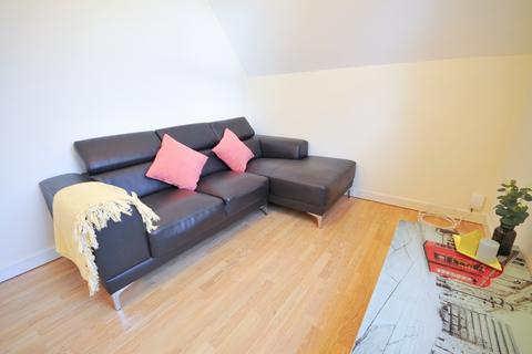 2 bedroom flat to rent, Barlow Moor Road, Manchester M20