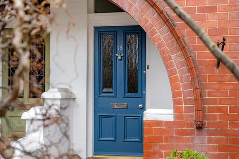4 bedroom semi-detached house for sale, Arran Avenue, Sale