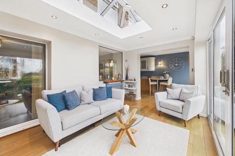 4 bedroom semi-detached house for sale, Hilltop Road, Dronfield