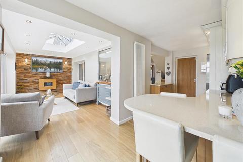 4 bedroom semi-detached house for sale, Hilltop Road, Dronfield