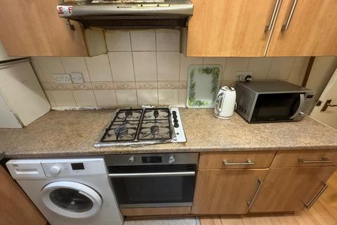 2 bedroom flat to rent, West Graham Street, Glasgow, G4