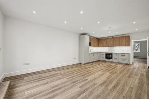 3 bedroom apartment for sale, Caspian House, Chase Side, Southgate, N14