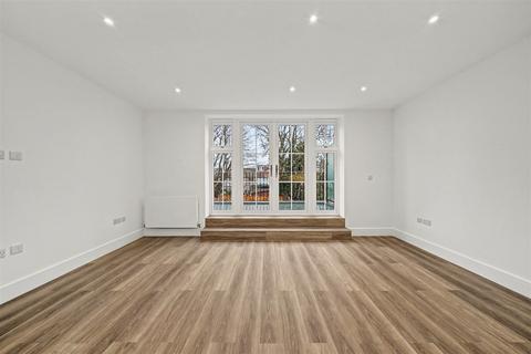 3 bedroom apartment for sale, Caspian House, Chase Side, Southgate, N14